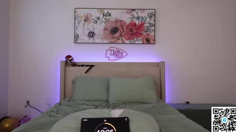 Snapshot of ari_lovexo chatting on March 2, 2025, 10:38 pm Ari and Penn online show from March 2, 2025, 10:38 pm