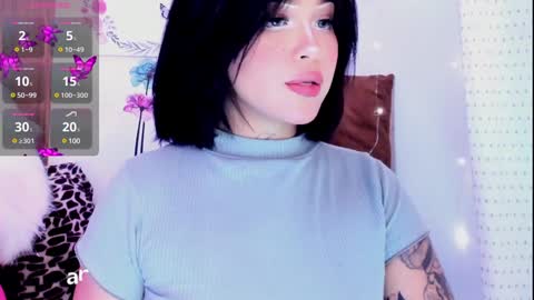 Snapshot of ari_saenz chatting on December 16, 2024, 2:25 am online show from December 16, 2024, 2:25 am