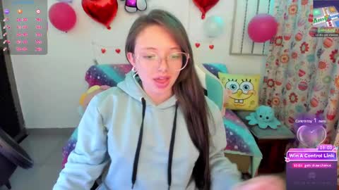 Snapshot of aria_alaia chatting on March 5, 2025, 12:38 am Linda online show from March 5, 2025, 12:38 am