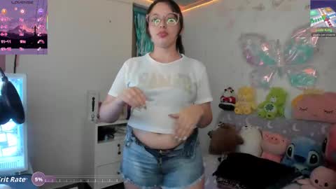 Snapshot of aria_alaia chatting on September 24, 2025, 1:09 am Linda online show from September 24, 2025, 1:09 am