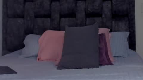 Snapshot of aria_rouge chatting on October 17, 2025, 5:48 pm aria online show from October 17, 2025, 5:48 pm