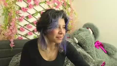 aria_silk online show from June 25, 2026, 10:47 pm