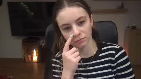 Snapshot of ariacreazy chatting on December 5, 2024, 9:50 pm AriaCreazy online show from December 5, 2024, 9:50 pm