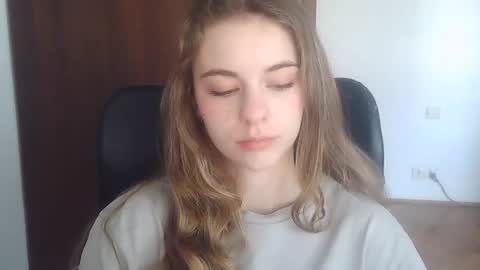 AriaCreazy online show from June 25, 2026, 6:18 am