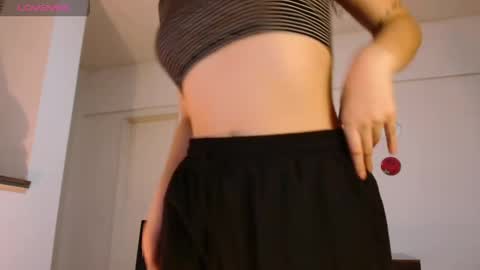 ariagal online show from April 15, 2026, 7:58 pm