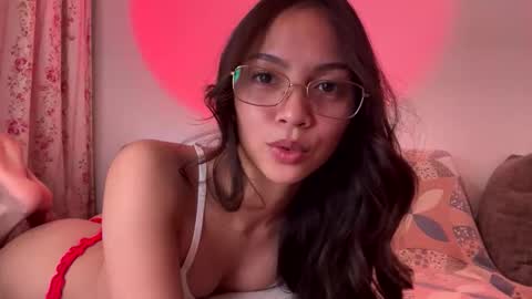 Aria Mariz online show from November 23, 2025, 4:12 am