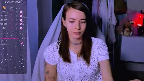 Snapshot of ariamill chatting on November 10, 2025, 6:45 am Ari online show from November 10, 2025, 6:45 am