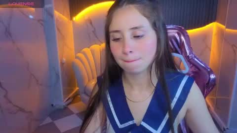 ariana18_b online show from June 1, 2026, 1:02 pm