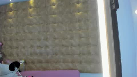 Snapshot of ariana_morelly chatting on April 16, 2026, 12:17 pm ARIANA MORELLY online show from April 16, 2026, 12:17 pm