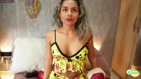 Snapshot of ariana_valdirii chatting on November 12, 2025, 12:38 pm cristina online show from November 12, 2025, 12:38 pm