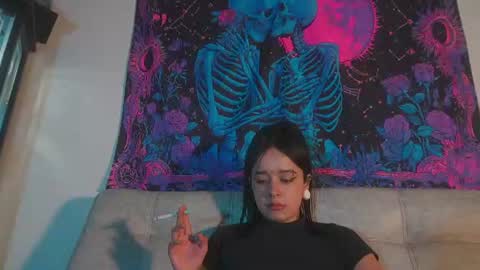 ariana_whitee online show from July 7, 2026, 7:23 am