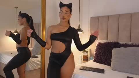 Snapshot of arianaa_miller_ chatting on October 24, 2025, 8:05 pm Ariana online show from October 24, 2025, 8:05 pm