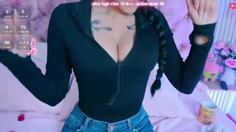 Snapshot of arianawest_ chatting on May 13, 2026, 1:19 pm arianawest_ online show from May 13, 2026, 1:19 pm