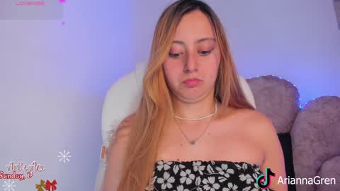 Snapshot of arianna_gren chatting on December 14, 2024, 3:18 am Arianna online show from December 14, 2024, 3:18 am