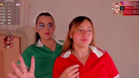 Snapshot of arianna_gren chatting on December 16, 2024, 12:37 am Arianna online show from December 16, 2024, 12:37 am