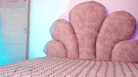 Snapshot of arianna_gren chatting on September 19, 2025, 8:20 pm Arianna online show from September 19, 2025, 8:20 pm