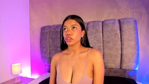 arianna_roxe_ online show from June 16, 2026, 9:23 am