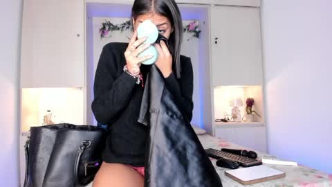 ariannavega_ online show from June 1, 2026, 11:45 am