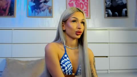 Arianna online show from May 10, 2026, 7:02 am