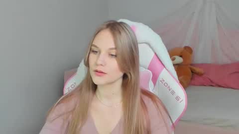 Aria online show from September 25, 2025, 6:11 pm