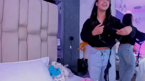Welcome to Ari room online show from May 31, 2026, 8:32 pm