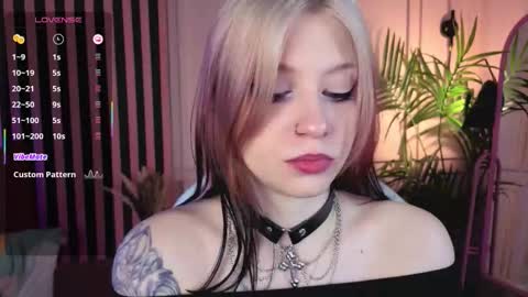 Snapshot of arielabradberry chatting on October 17, 2025, 8:50 am Ariel online show from October 17, 2025, 8:50 am