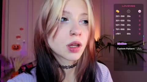 Snapshot of arielabradberry chatting on November 2, 2025, 2:52 pm Ariel online show from November 2, 2025, 2:52 pm