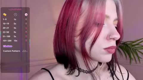 Snapshot of arielabradberry chatting on November 8, 2025, 1:55 pm Ariel online show from November 8, 2025, 1:55 pm