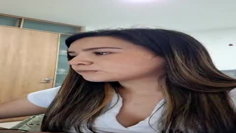 Ariel Rose online show from June 12, 2026, 12:20 am