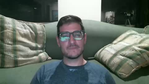 Snapshot of arielsinho chatting on February 25, 2025, 4:14 am Anon online show from February 25, 2025, 4:14 am