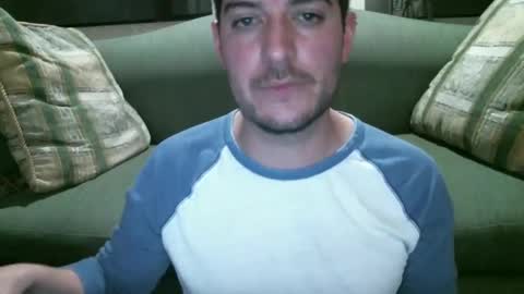 Snapshot of arielsinho chatting on March 6, 2025, 12:00 am Anon online show from March 6, 2025, 12:00 am