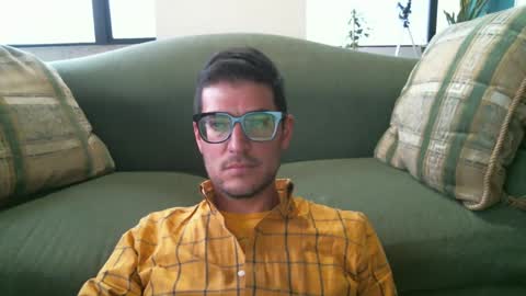 Snapshot of arielsinho chatting on September 19, 2025, 10:43 pm Anon online show from September 19, 2025, 10:43 pm