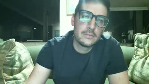 Snapshot of arielsinho chatting on October 6, 2025, 1:03 am Anon online show from October 6, 2025, 1:03 am