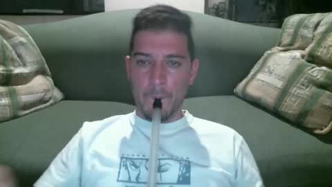 Snapshot of arielsinho chatting on October 27, 2025, 2:26 am Anon online show from October 27, 2025, 2:26 am