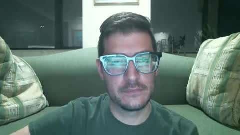 Snapshot of arielsinho chatting on November 14, 2025, 4:00 am Anon online show from November 14, 2025, 4:00 am