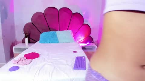 Snapshot of arietta_skinny chatting on July 24, 2026, 2:59 pm Arietta online show from July 24, 2026, 2:59 pm