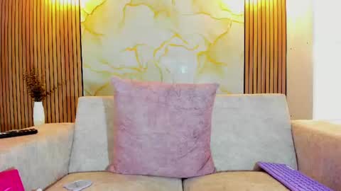 Snapshot of arietta_skinny chatting on July 31, 2026, 1:43 pm Arietta online show from July 31, 2026, 1:43 pm