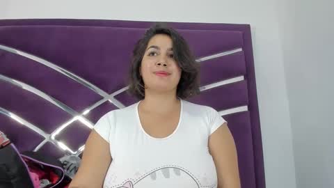 Snapshot of ariht chatting on December 15, 2024, 6:29 am ariht online show from December 15, 2024, 6:29 am