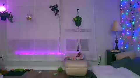 Snapshot of ariicutekitty chatting on October 10, 2025, 2:10 am airskiii online show from October 10, 2025, 2:10 am