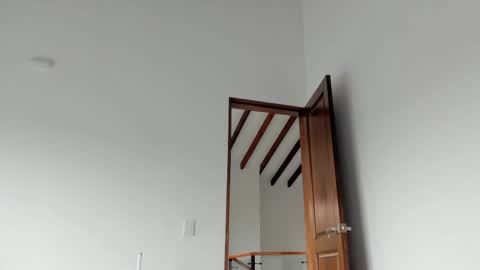 Snapshot of arilw1 chatting on April 16, 2026, 1:45 pm Ari online show from April 16, 2026, 1:45 pm