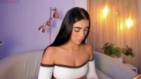 Snapshot of arirobert_ chatting on October 4, 2025, 3:59 am Ari Robert online show from October 4, 2025, 3:59 am