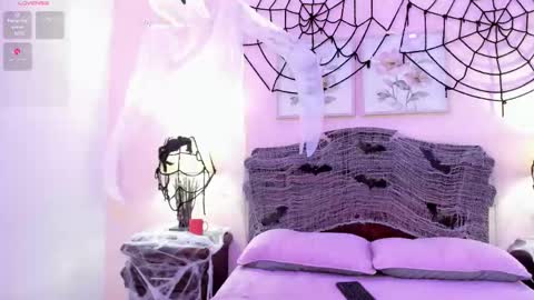 Snapshot of arisweett chatting on October 3, 2025, 12:46 pm Ari online show from October 3, 2025, 12:46 pm