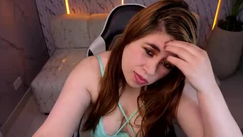 Snapshot of arlet_tx chatting on April 8, 2026, 12:27 pm Online 1400 2100 online show from April 8, 2026, 12:27 pm