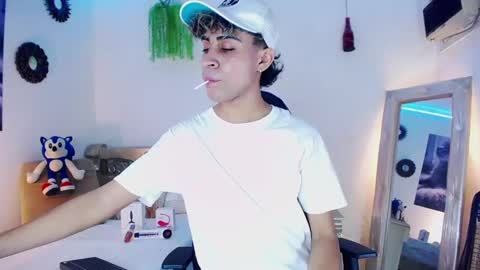 Snapshot of armondx_parkr chatting on February 1, 2025, 4:54 pm armond online show from February 1, 2025, 4:54 pm