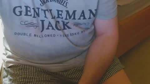 Snapshot of arnie12 chatting on October 19, 2025, 11:00 am Arnie online show from October 19, 2025, 11:00 am