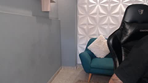 Arohom Lester online show from November 18, 2025, 12:09 pm