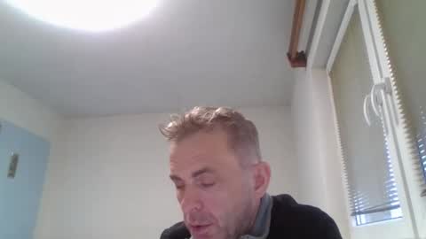 aromannn online show from November 15, 2025, 2:02 pm