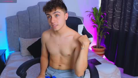 Snapshot of aron__cooper chatting on December 17, 2024, 8:21 pm aron__cooper online show from December 17, 2024, 8:21 pm