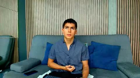 Snapshot of aron_pulse chatting on February 24, 2026, 1:20 pm aron_pulse online show from February 24, 2026, 1:20 pm