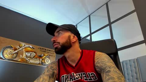 AronGrant online show from November 25, 2025, 9:42 am